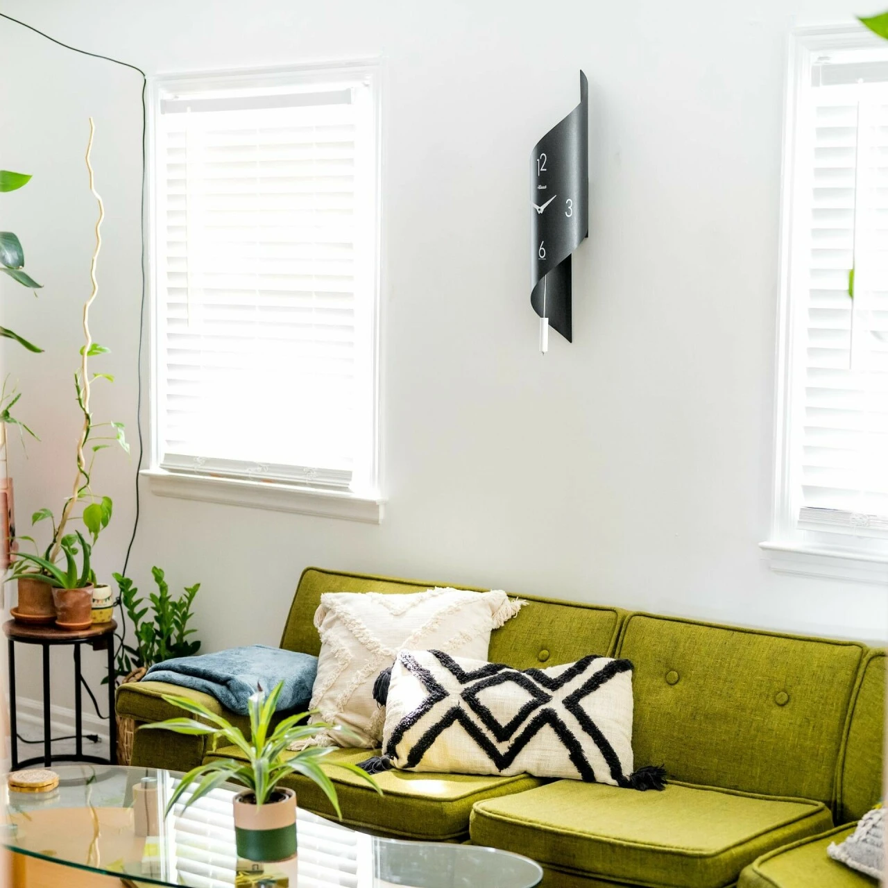 Horloge Murale Ă Balancier En Inox Noir Chiffres Rouges â Image 4